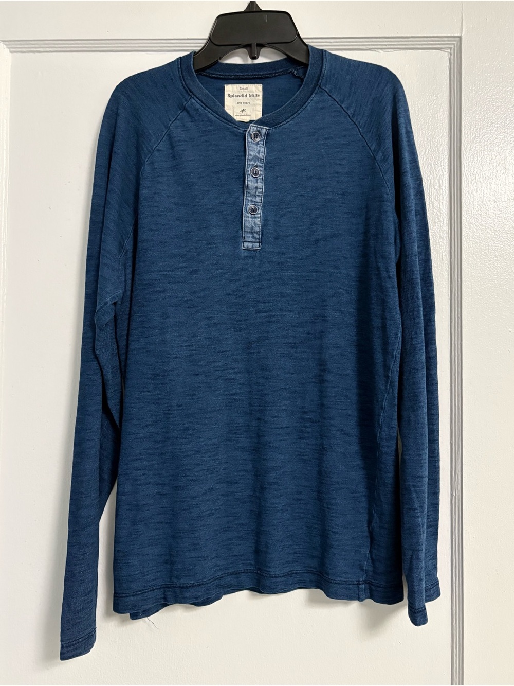 Men’s Splendid Mills Long Sleeve Henley dark indigo blue size small